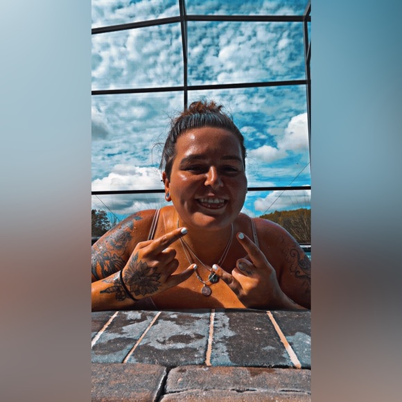 xoxo, Ami! 🖤 - Picture 1 of 8